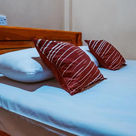 Viveka Inn Guest And Yala Safari 티사마하라마 외부 사진