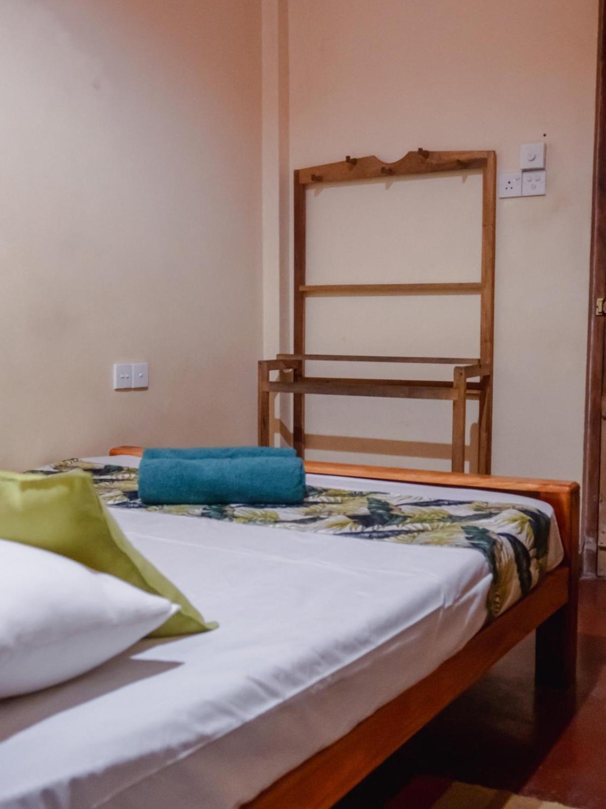 Viveka Inn Guest And Yala Safari 티사마하라마 외부 사진